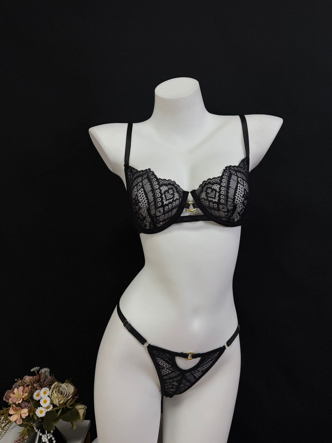 Green Lace Bra and Bottom Set, alternate view 8